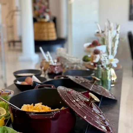 Villaggio Ξενοδοχείο 4*